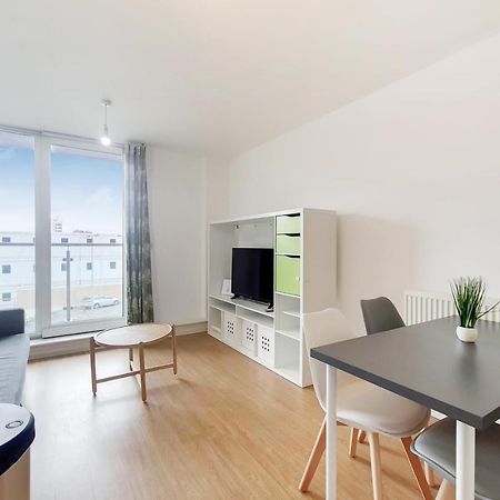 Free Parking - Two Bed Apartment By London Docklands Экстерьер фото