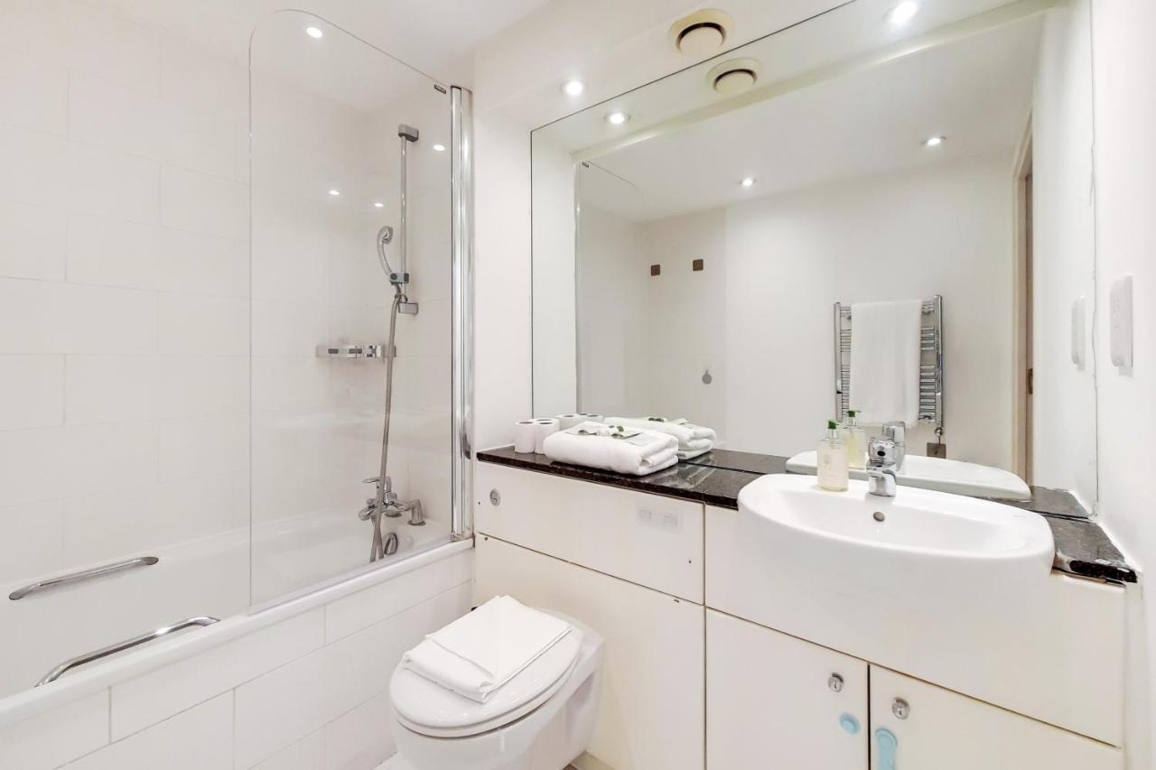 Free Parking - Two Bed Apartment By London Docklands Экстерьер фото